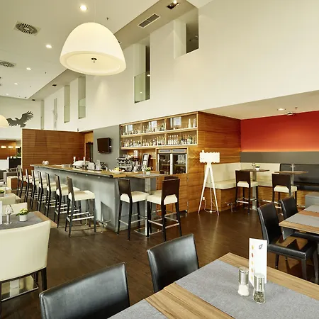 ホテル Hilton Garden Tivoli 4*