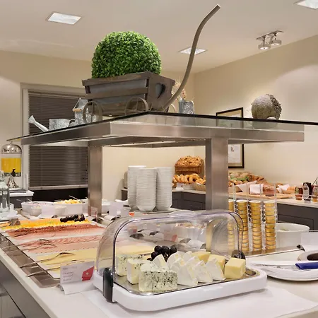 Hilton Garden Tivoli Hotel 4*