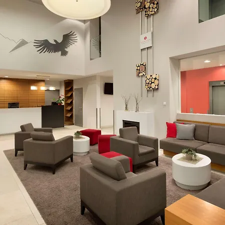 Hilton Garden Tivoli Hotel 4*