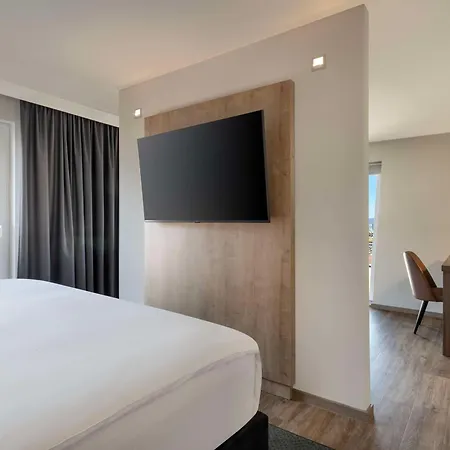 Hotel Hilton Garden Tivoli 4*