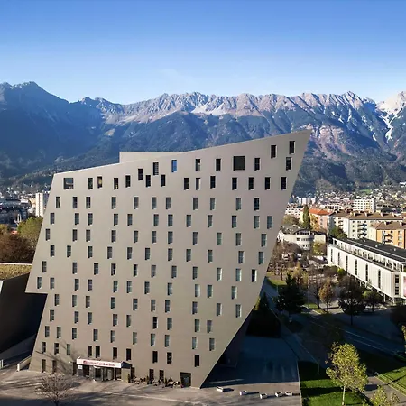 Ξενοδοχείο Hilton Garden Tivoli 4*