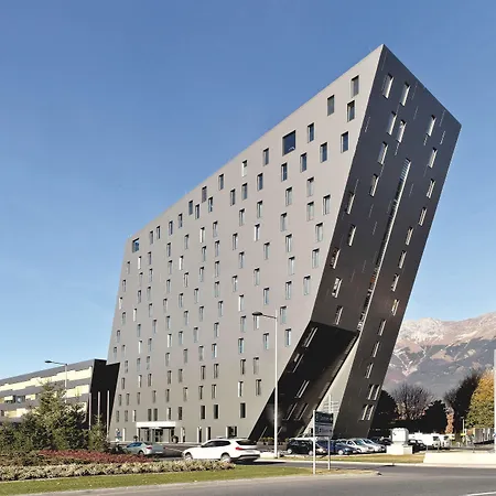 Hilton Garden Tivoli Hotel