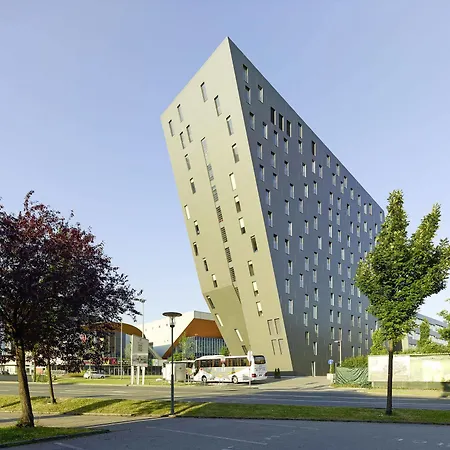 Hilton Garden Tivoli Hotel 4*